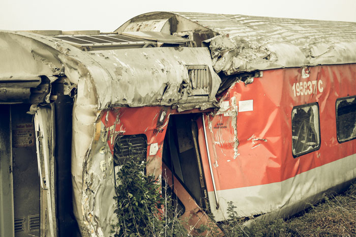 87 Of The Wildest “We Need To Leave Right Now” Stories