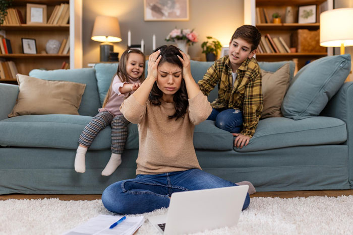 Exhausted Mom Has Had Enough Of Autistic Neighbors Just Trying To Be Friendly, Sets A Privacy Sheet