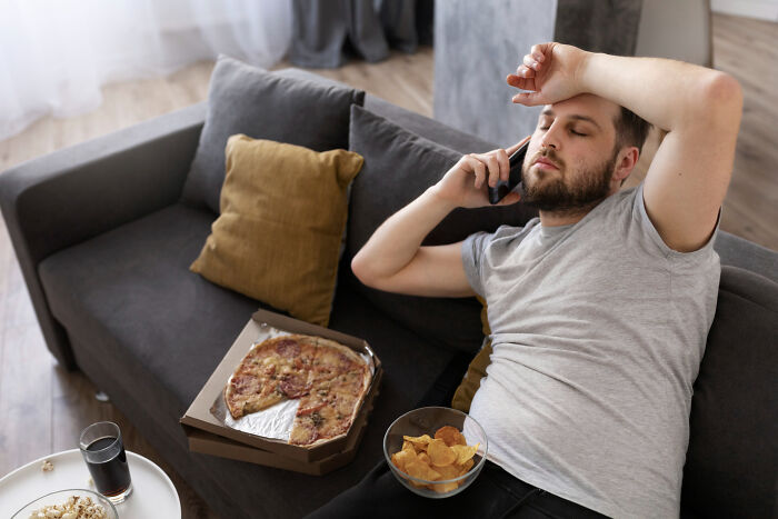 From Shocking To Distressing, Here Are 33 Relationships That Are Clearly Unfair Due To Gender Roles
