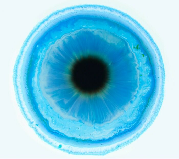 This Photographer Captures Ink and Water Collisions That Look Like Human Eyes (17 Pics)