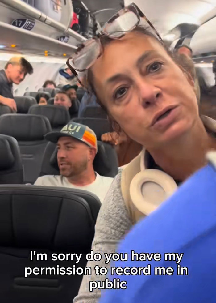 &#8216;100 Passengers vs 1 Karen&#8217; Drama On Plane Divides The Internet: &#8220;I&#8217;m With Karen&#8221;