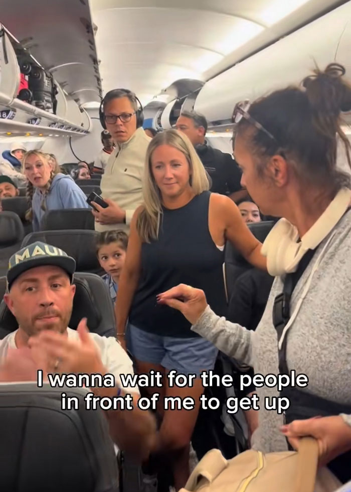 &#8216;100 Passengers vs 1 Karen&#8217; Drama On Plane Divides The Internet: &#8220;I&#8217;m With Karen&#8221;
