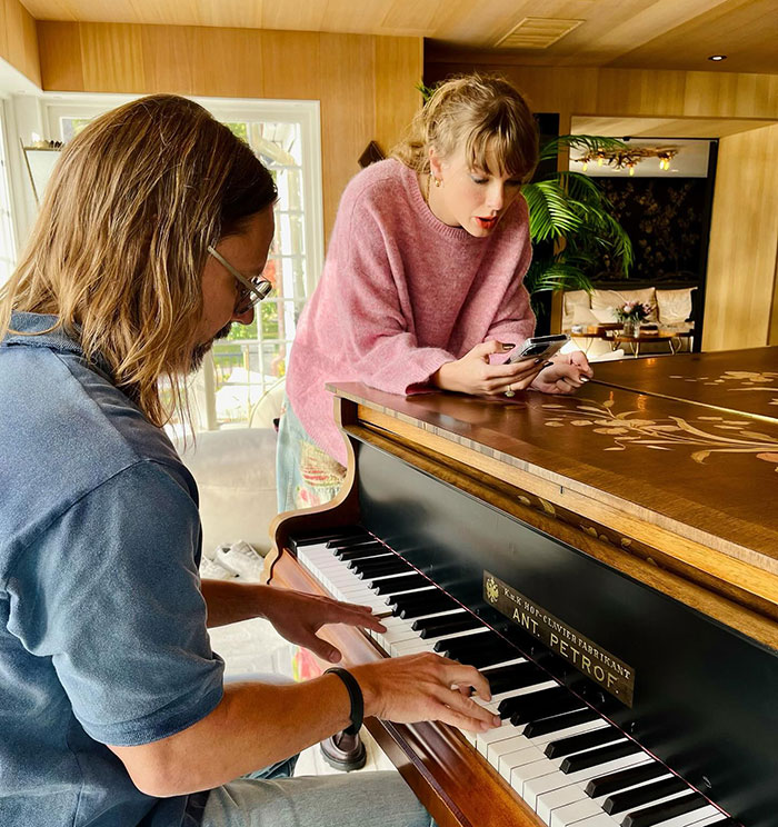 Taylor Swift&#8217;s New Album Torn Apart For Allegedly Promoting Racism, Homophobia, And More