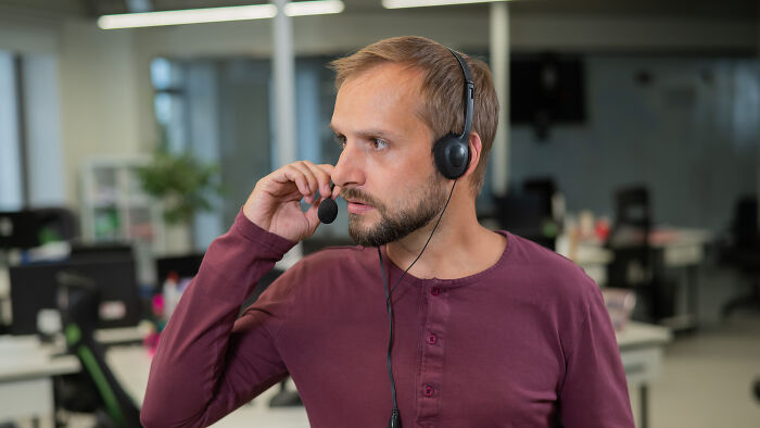 67 Of The Strangest Calls 911 Operators Got That Turned Out To Be True