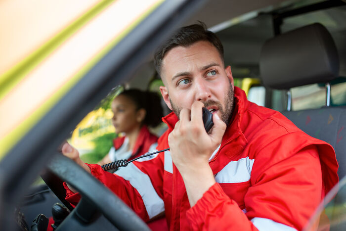 67 Of The Strangest Calls 911 Operators Got That Turned Out To Be True