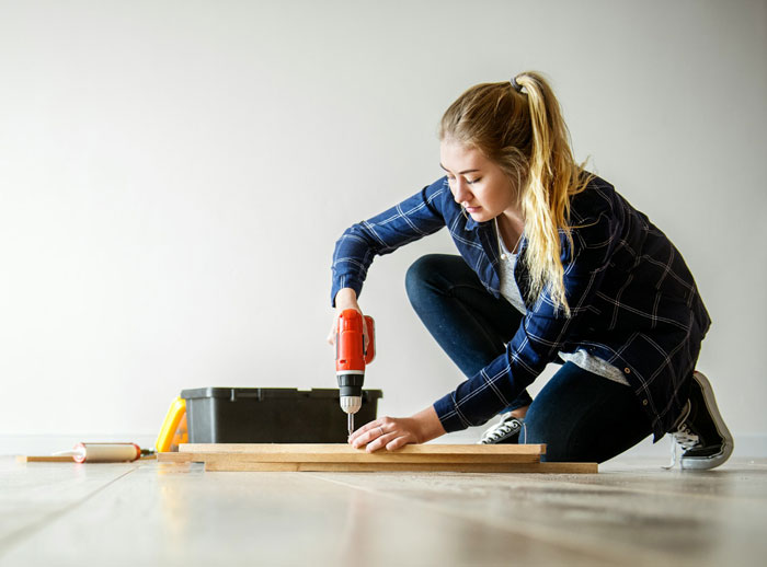 Parents Kick Out Daughter So They Can Move Into Her Remodeled Room, She Takes It All Away