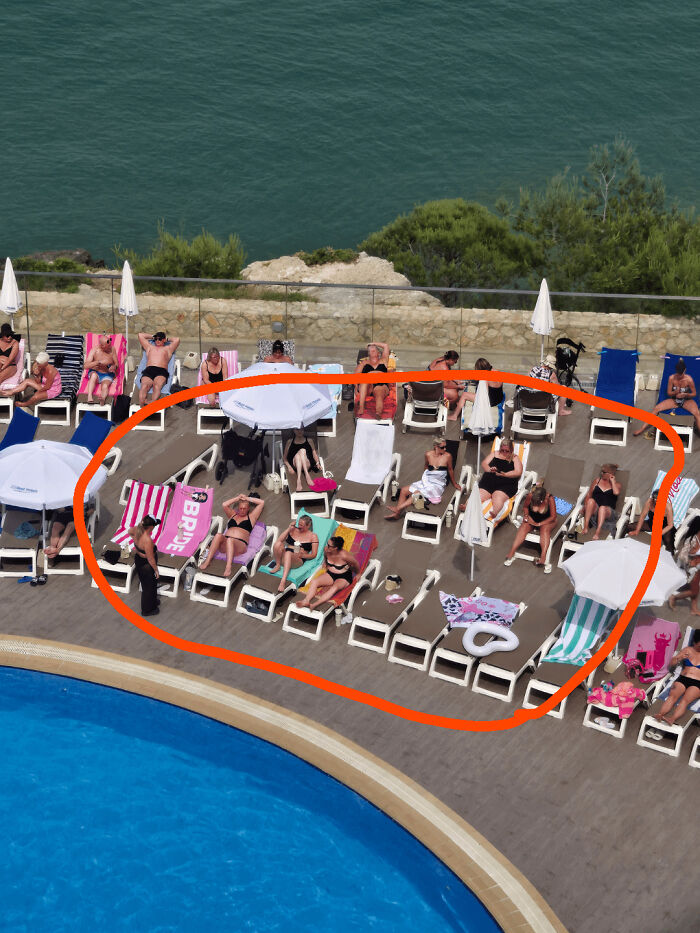 73 People Who Are Apparently Allergic To Acting Like Sensible Adults (New Pics)