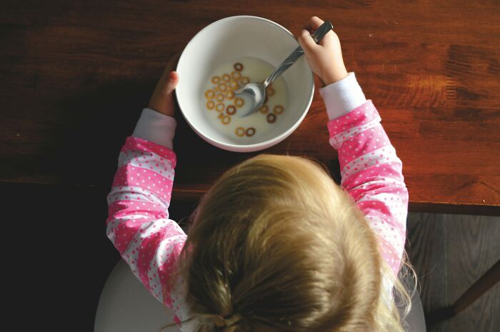 109 Childhood Rules That Would Make Any Therapist Put Down Their Pen And Stare
