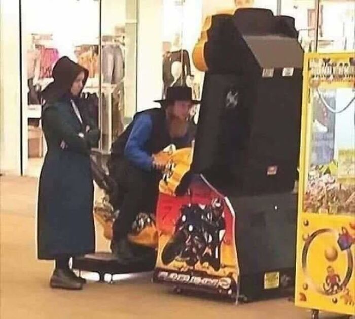 “Pleasures Of The Occult”: 144 Pics That Are So Out Of Context They’re Hilarious “Pleasures Of The Occult”: 144 Pics That Are So Out Of Context They’re Hilarious