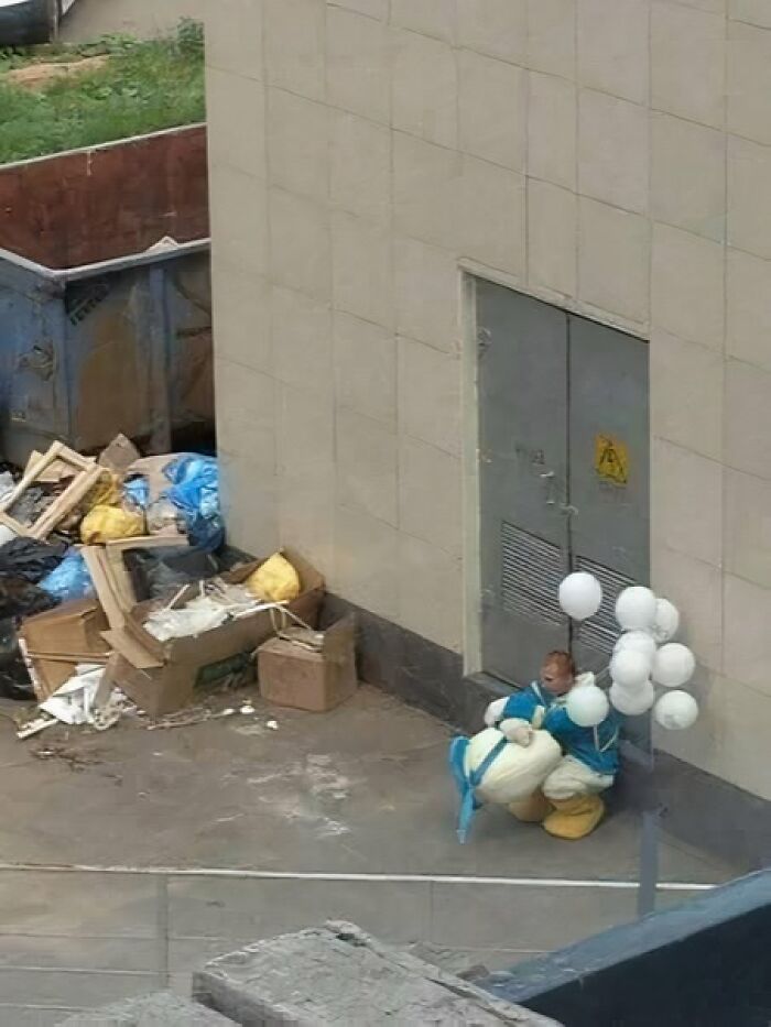 “Pleasures Of The Occult”: 144 Pics That Are So Out Of Context They’re Hilarious “Pleasures Of The Occult”: 144 Pics That Are So Out Of Context They’re Hilarious