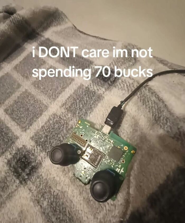 “Pleasures Of The Occult”: 144 Pics That Are So Out Of Context They’re Hilarious “Pleasures Of The Occult”: 144 Pics That Are So Out Of Context They’re Hilarious