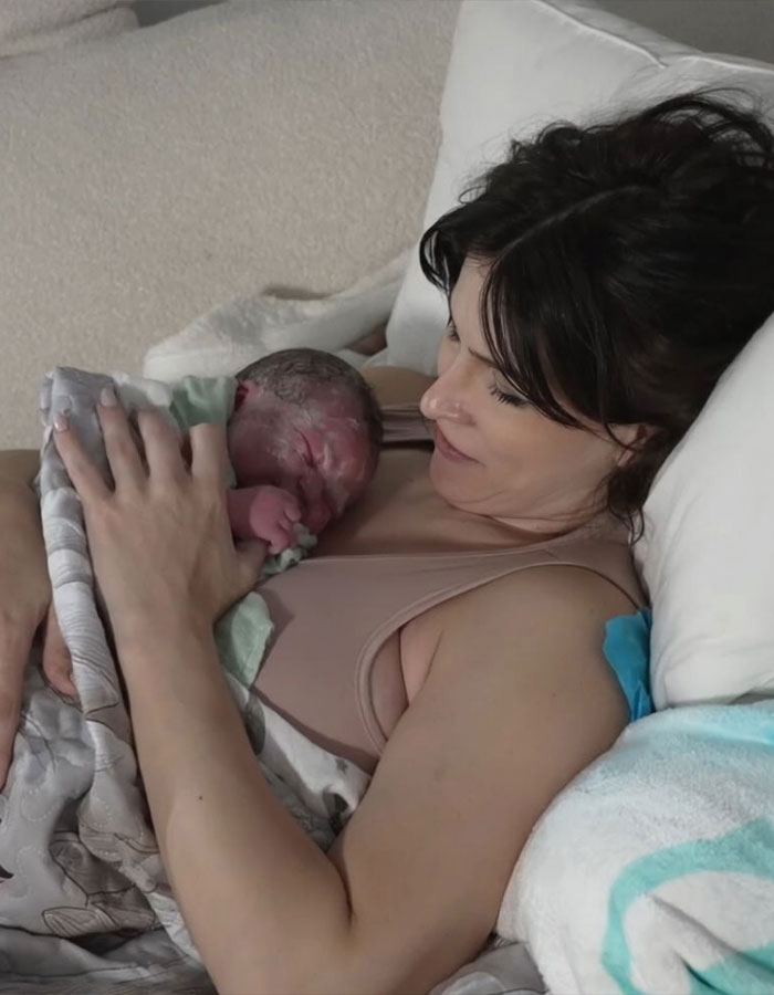 Woman Giving Birth On Twitch Livestream Sparks Heated Debate Woman Giving Birth On Twitch Livestream Sparks Heated Debate