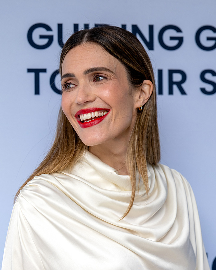 Mandy Moore’s ‘Unrecognizable’ New Look Baffles Fans: “I Refuse To Believe This Is Her” Mandy Moore’s ‘Unrecognizable’ New Look Baffles Fans: “I Refuse To Believe This Is Her”