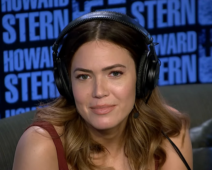 Mandy Moore’s ‘Unrecognizable’ New Look Baffles Fans: “I Refuse To Believe This Is Her” Mandy Moore’s ‘Unrecognizable’ New Look Baffles Fans: “I Refuse To Believe This Is Her”