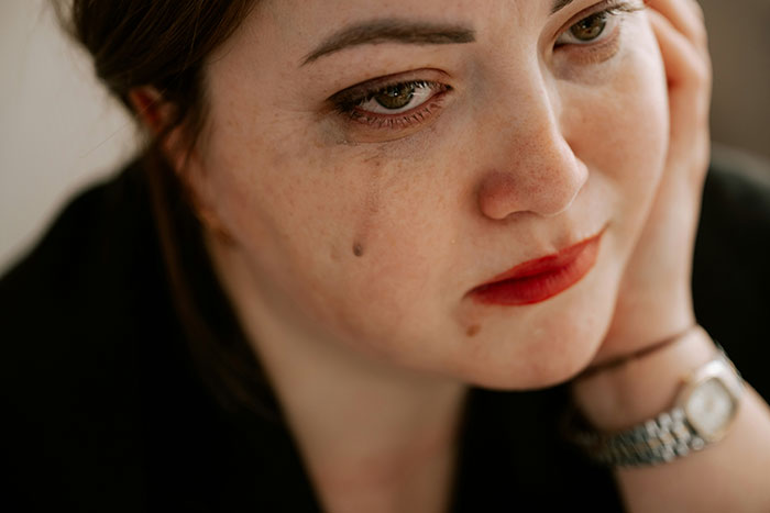 Pregnant Lady In Tears As Half-Brother Refuses To Adopt Her Future Baby Since She’s Totally Broke