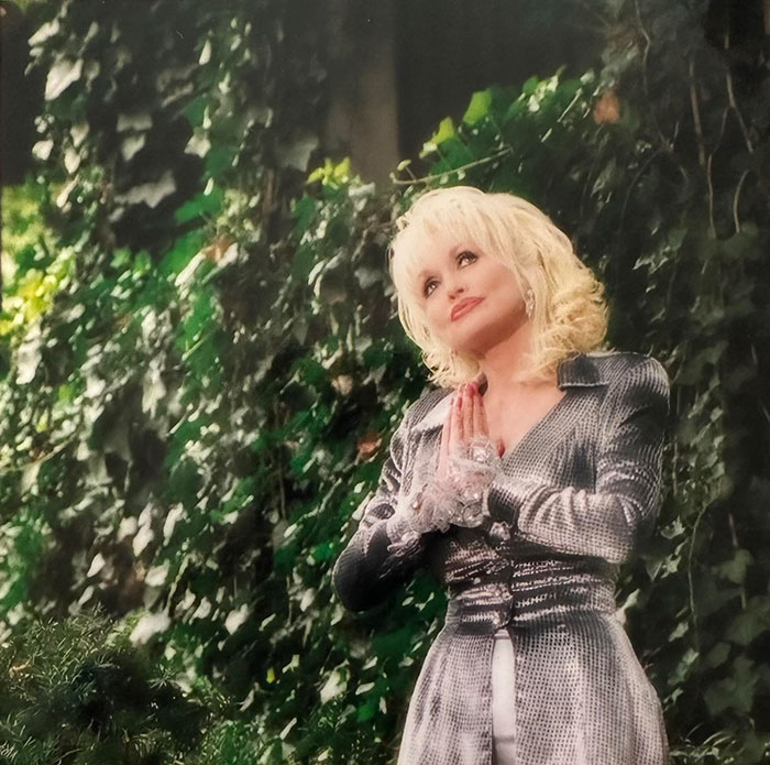 Dolly Parton’s Sister Raises Alarm After Asking For Prayers For The Singer Amid Health Struggles Dolly Parton’s Sister Raises Alarm After Asking For Prayers For The Singer Amid Health Struggles