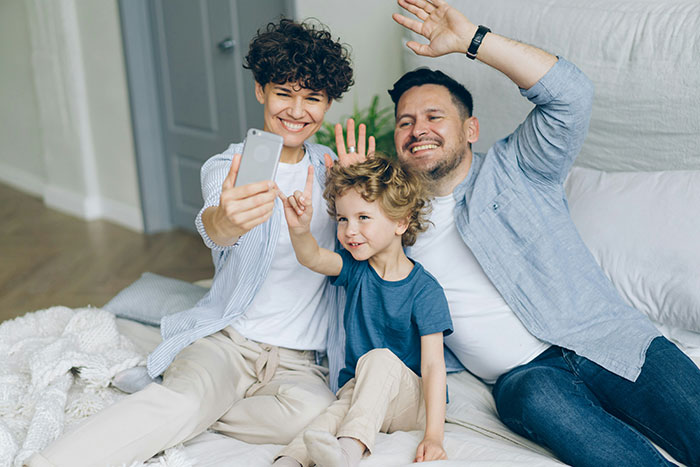 79 People With Famous Family Members Share The Moments They Found Out And What&#8217;s It Like