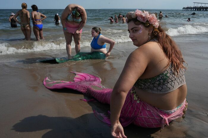 147 Stunning Street Photos That Capture Life’s Most Authentic Moments