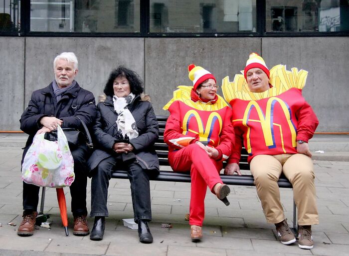 147 Stunning Street Photos That Capture Life’s Most Authentic Moments