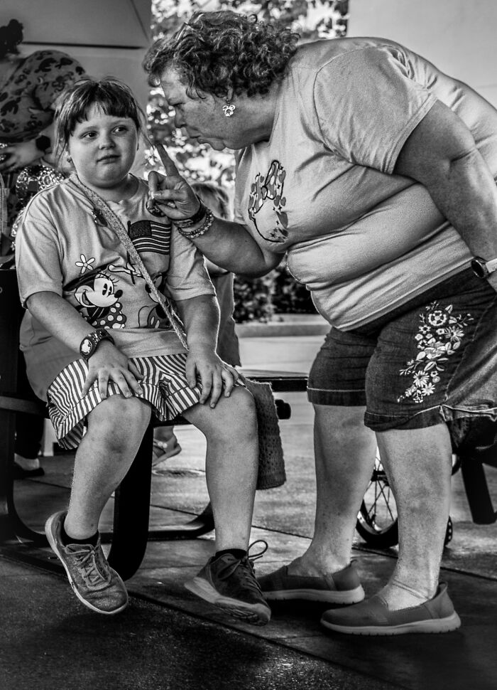147 Stunning Street Photos That Capture Life’s Most Authentic Moments