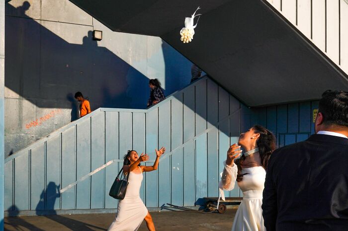147 Stunning Street Photos That Capture Life’s Most Authentic Moments