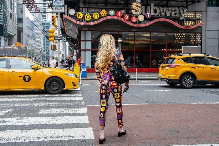 147 Stunning Street Photos That Capture Life’s Most Authentic Moments
