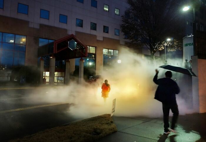 147 Stunning Street Photos That Capture Life’s Most Authentic Moments