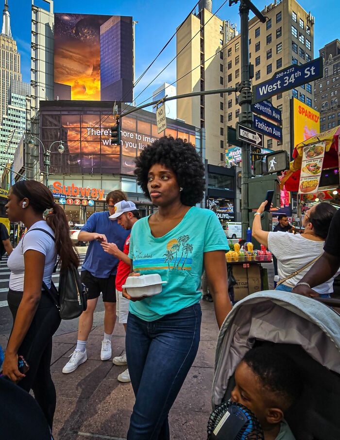 147 Stunning Street Photos That Capture Life’s Most Authentic Moments