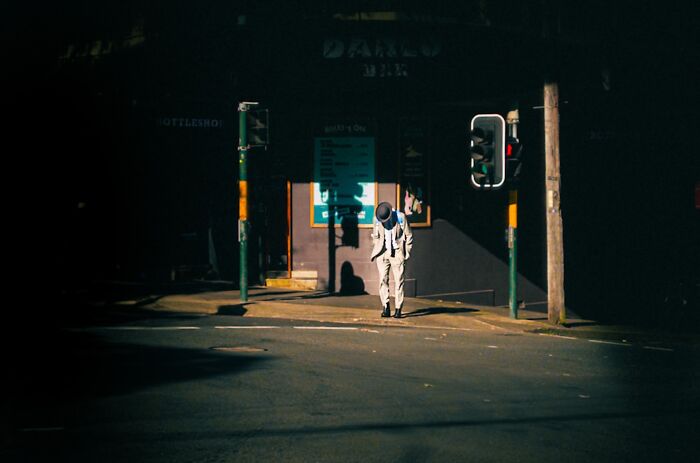 147 Stunning Street Photos That Capture Life’s Most Authentic Moments