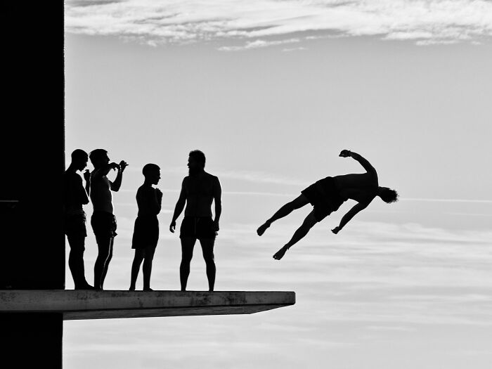147 Stunning Street Photos That Capture Life’s Most Authentic Moments