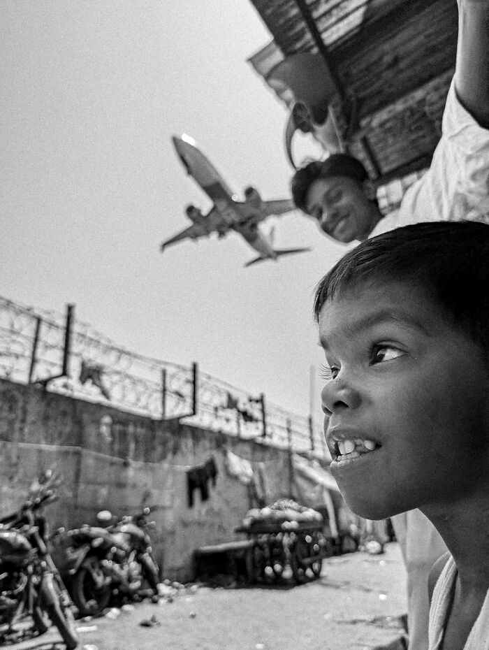 147 Stunning Street Photos That Capture Life’s Most Authentic Moments