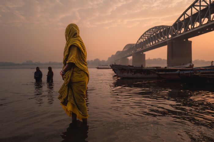 147 Stunning Street Photos That Capture Life’s Most Authentic Moments