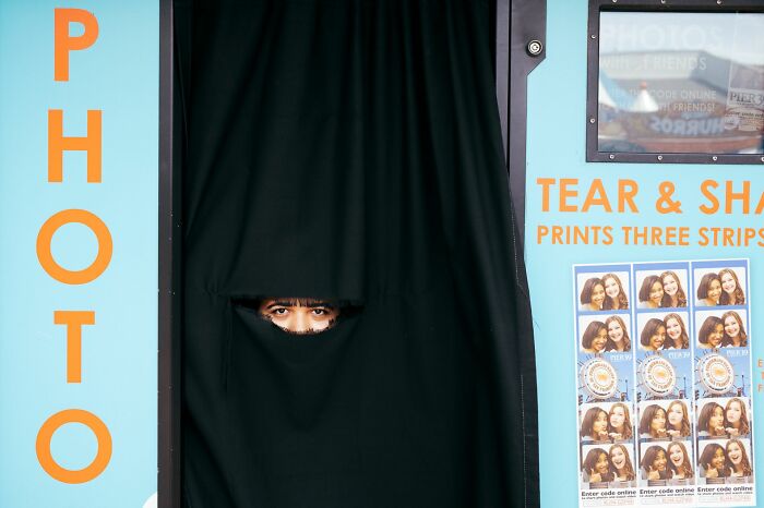 147 Stunning Street Photos That Capture Life’s Most Authentic Moments