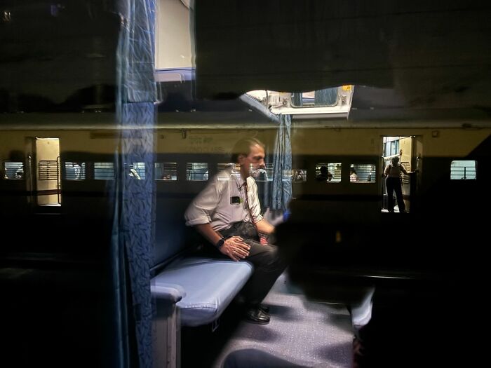 147 Stunning Street Photos That Capture Life’s Most Authentic Moments