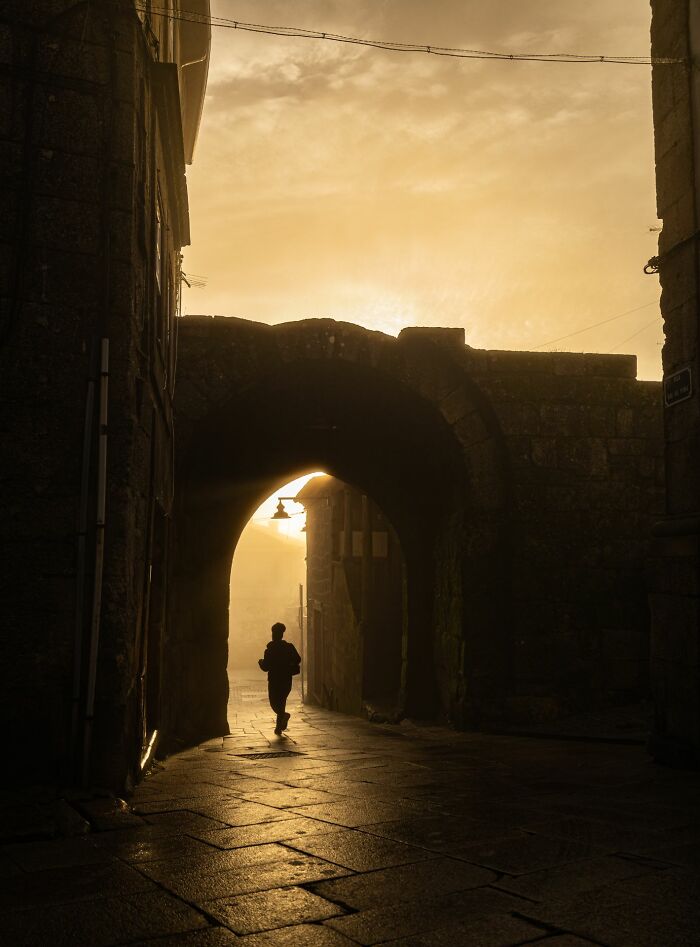 147 Stunning Street Photos That Capture Life’s Most Authentic Moments