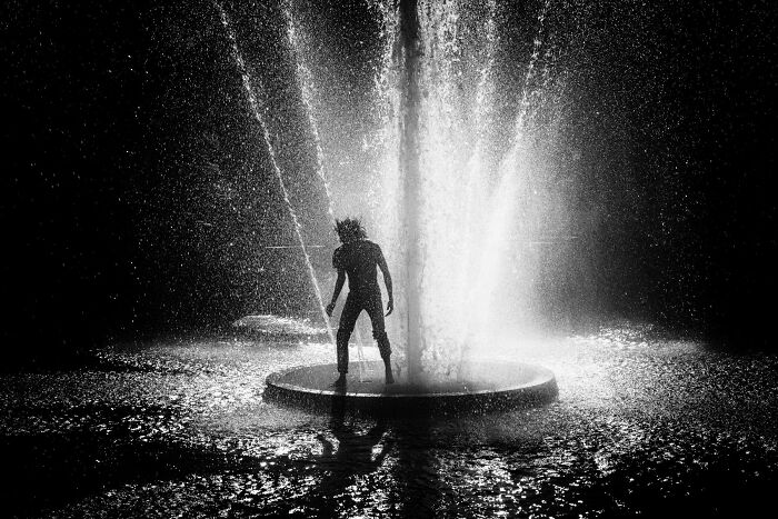 147 Stunning Street Photos That Capture Life’s Most Authentic Moments