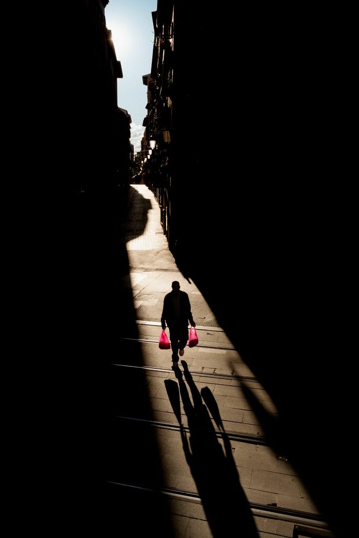 147 Stunning Street Photos That Capture Life’s Most Authentic Moments