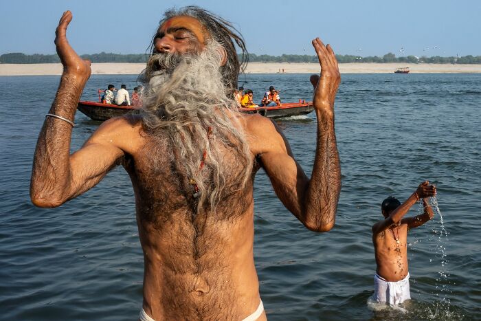 147 Stunning Street Photos That Capture Life’s Most Authentic Moments