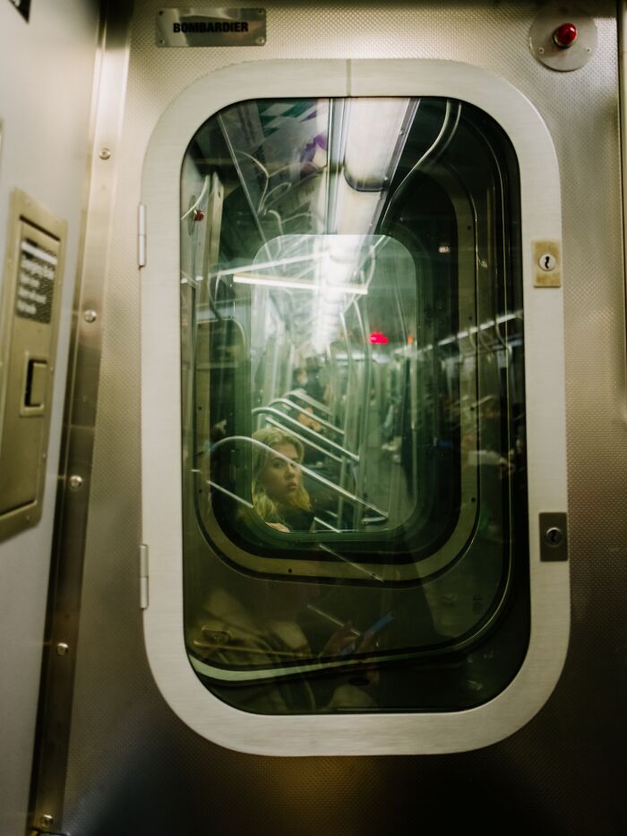 147 Stunning Street Photos That Capture Life’s Most Authentic Moments