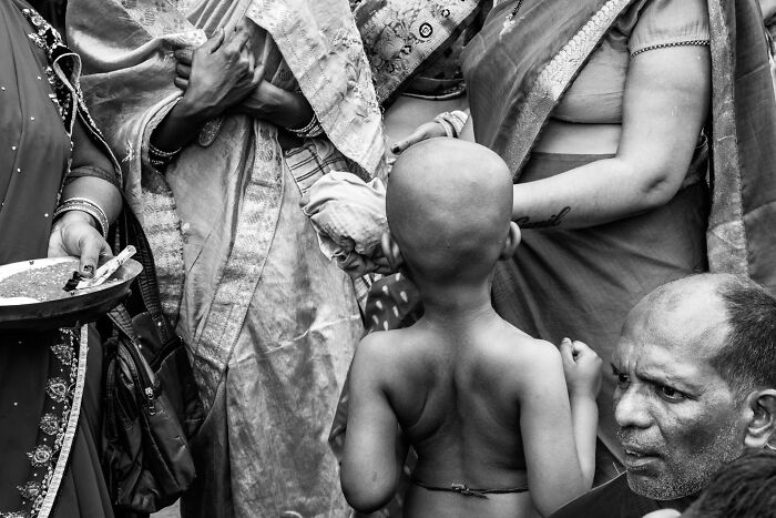 147 Stunning Street Photos That Capture Life’s Most Authentic Moments