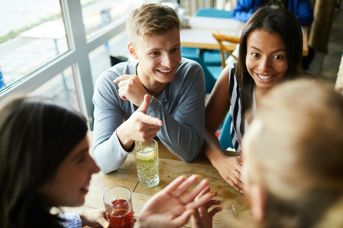 57 Cheating Signs In Women, Shared By Broken-Hearted Men