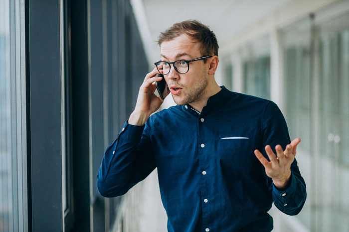 Office Bully Always Mocks Quiet Coworker, They Shut Him Up By Threatening To Reveal His Secret