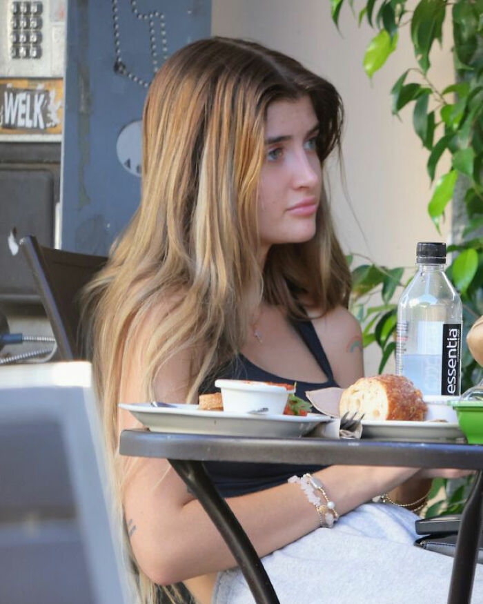 Charlie Sheen&#8217;s Daughter Posts Shocking Before-And-After Photos Revealing All Her Plastic Surgeries