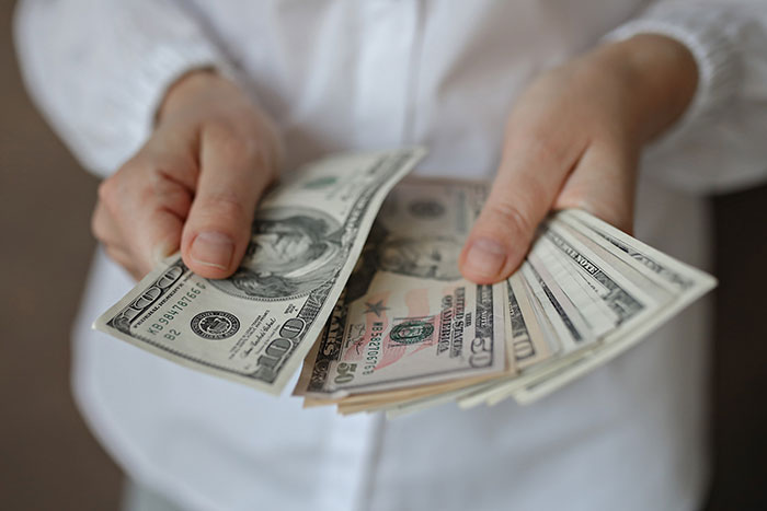 Dad Accused Of “Robbing” Kids Of Inheritance As They Refuse To Follow Traditions, The Internet Takes His Side