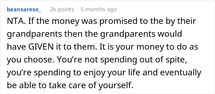 Dad Accused Of “Robbing” Kids Of Inheritance As They Refuse To Follow Traditions, The Internet Takes His Side