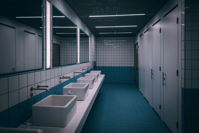Doctor Reveals Disturbing Toilet Paper Danger In Public Bathrooms After Furious Dad&#8217;s Video Goes Viral