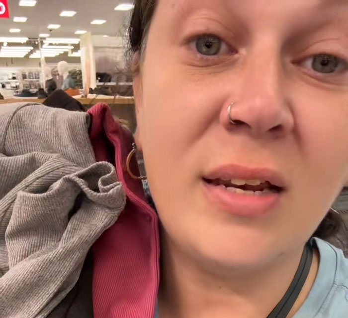 &#8220;Hit Up A Thrift Store&#8221;: People Unite To Give Advice To Mom Who Vented About Daughter&#8217;s Bullying