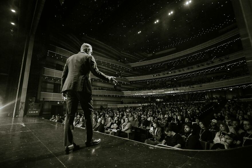 Jordan Peterson’s Net Worth Figures Reveal A Surprising Fortune Behind The Controversial Thinker