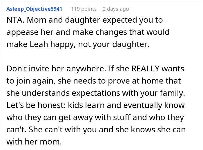 Woman Refuses To Miss The Show She Booked For Her And Daughter Because Daughter’s Friend Got Bored