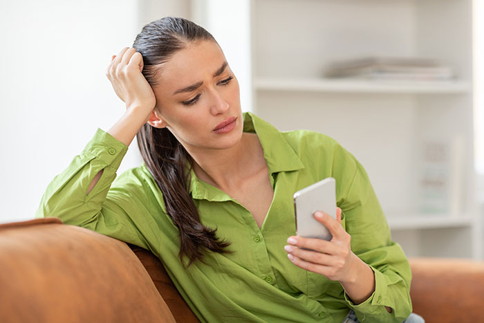 Woman Rethinks Her Relationship With Older Guy After Randomly Bumping Into His Son